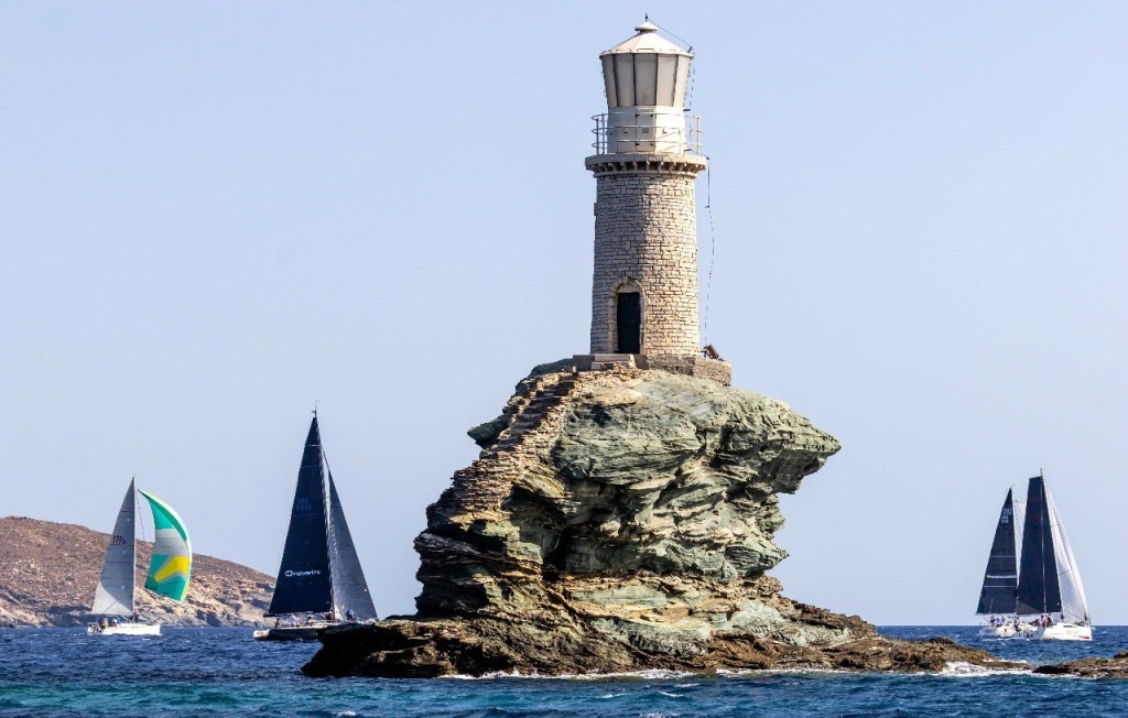 58ος Eurobank Ιστιοπλοϊκός Αγώνας Άνδρου: Με «μπαλόνια» και εντυπωσιακό θέαμα η παράκτια&nbsp;ιστιοδρομία